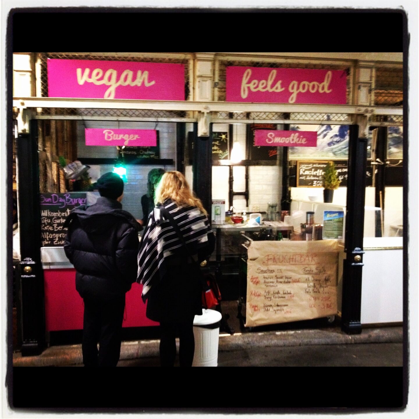 „Sun Day Burgers“ gibts jetzt auch in der Markthalle IX in Kreuzberg