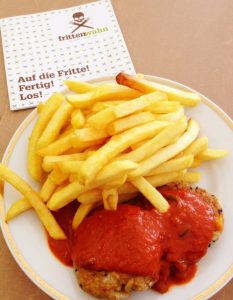 Pommes und vegane Friko bei Frittenwahn