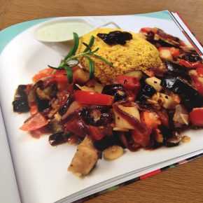 „Multikuhlti und vegan“ – Geschichten und Rezepte von Hof Butenland