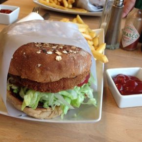 Mahlzeit! Im Carré im Herzen Heidelbergs gibt es leckere vegane Burger im mahlzeit.hd