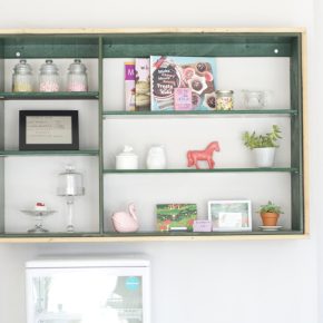 Marianne gibt dir ein Stück Kuchen!