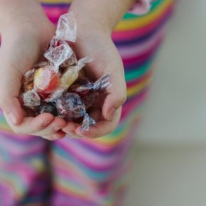 „YumEarth Lollipops“ erobern auch vegane Naschkatzen in Deutschland