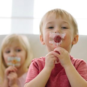 „YumEarth Lollipops“ erobern auch vegane Naschkatzen in Deutschland