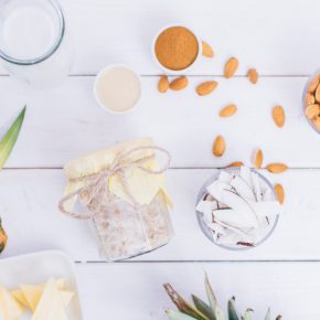 Veganer Brotaufstrich mit Ananas und Kokos