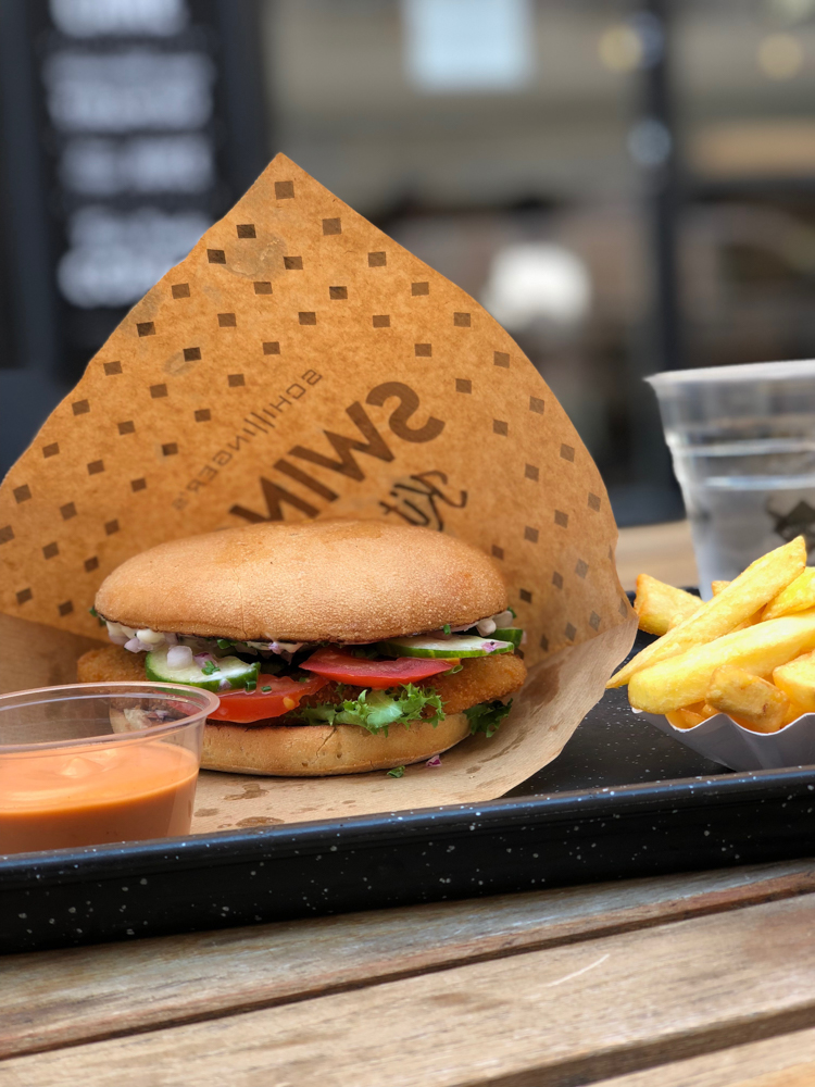 Im Swing Kitchen vegane Burger essen