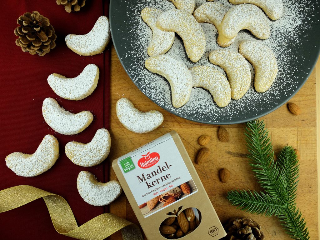 Zarte vegane Vanillekipferl mit Mandelkernen von Keimling
vegane Weihnachtsplätzchen
Vegane Plätzchen 