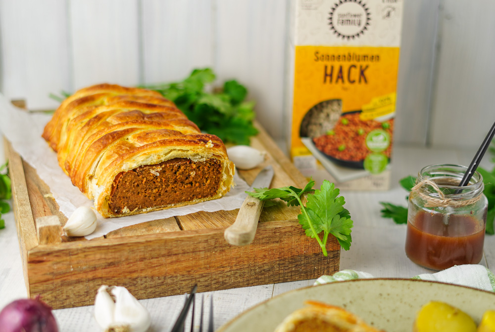 Veganer Hackbraten im Blätterteigmantel