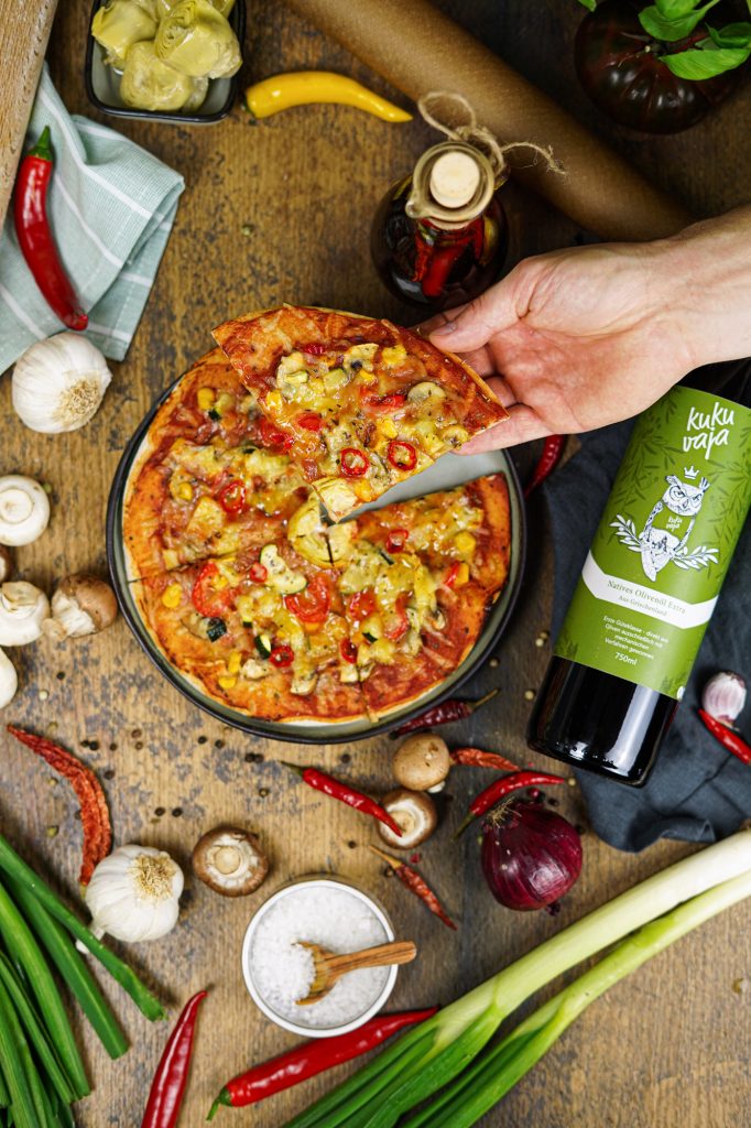 vegane Pizza mit Chiliöl