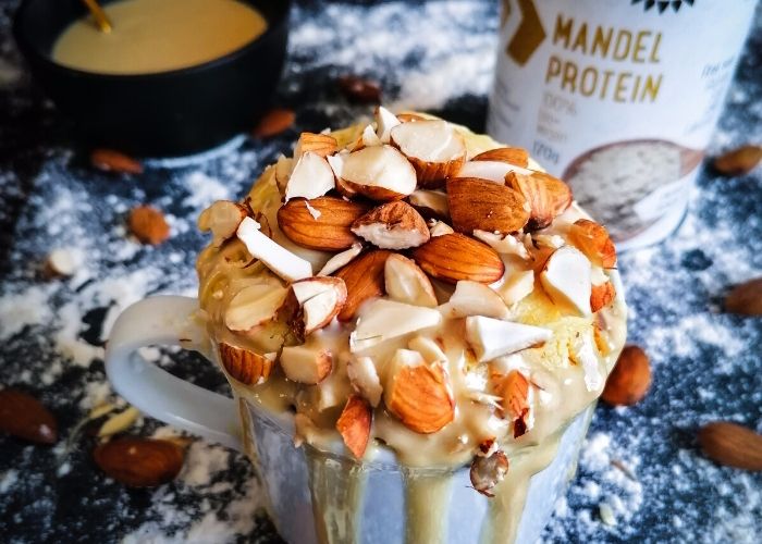 mandelmugcake