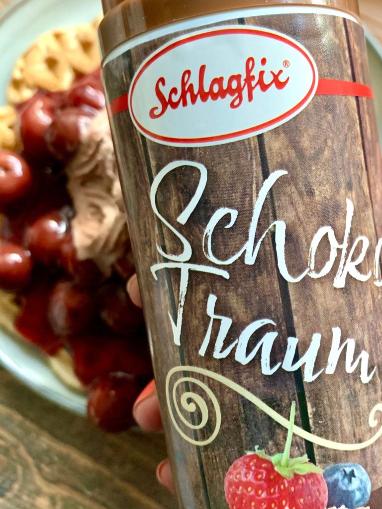 vegane Waffeln mit Kirschen
vegane Sahne