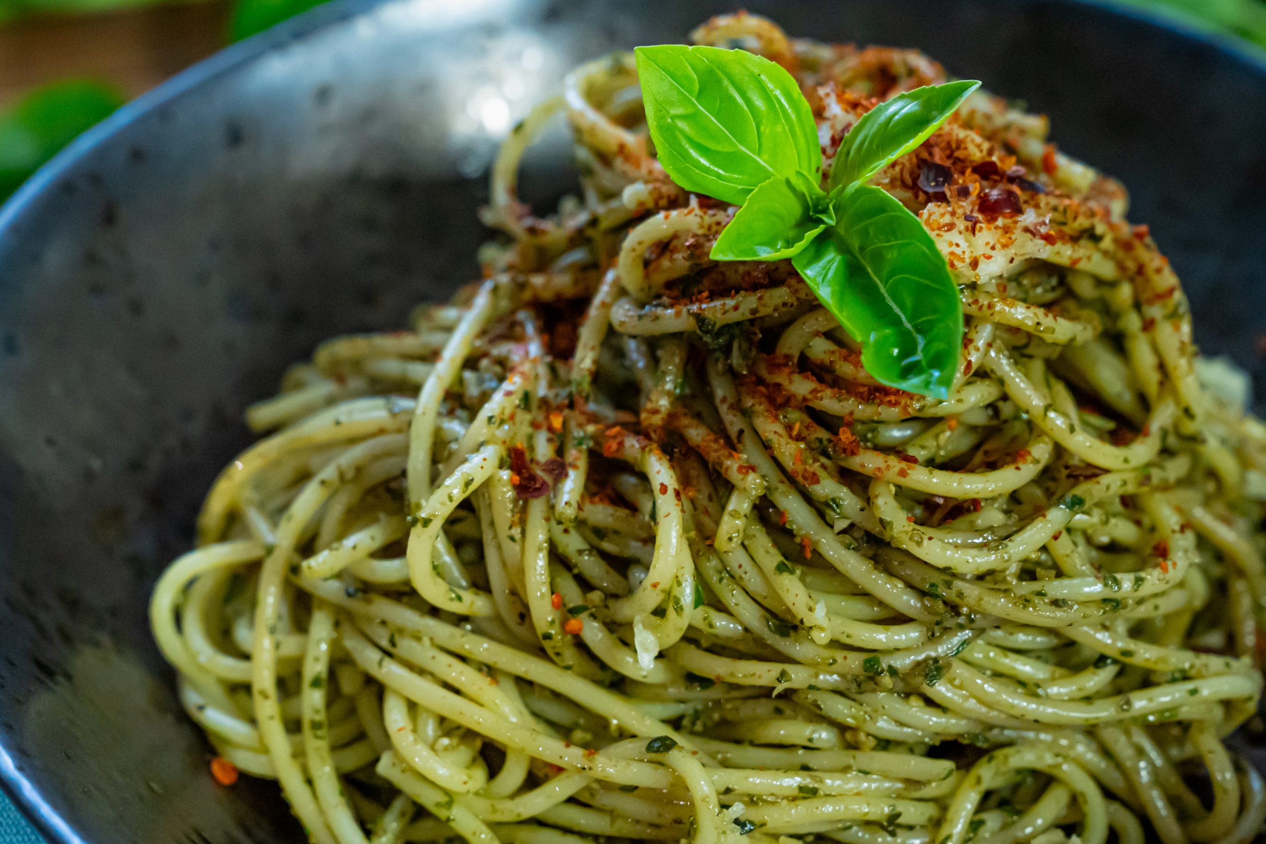 Basilikum-Pesto mit Sonnenblumenkernen!