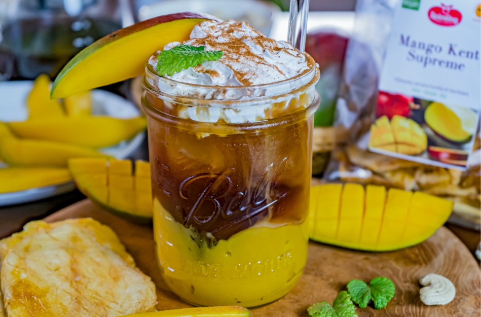 Cold Brew Kaffee mit Mango im Handumdrehen